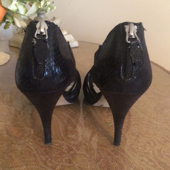White House /black Market open toe patent leather reptile print Heels - Picture 5 of 8